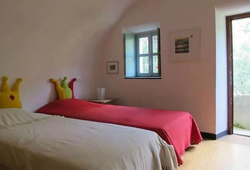 Residenssi Oliveto Medieval Setting