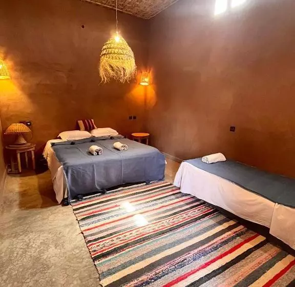 هاستل Dar Talmoudi