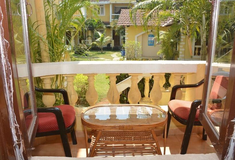 Holiday Beach Resort Mrkt By Splenor