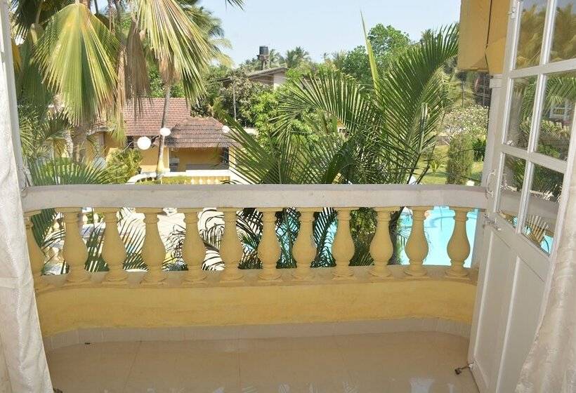 Holiday Beach Resort Mrkt By Splenor