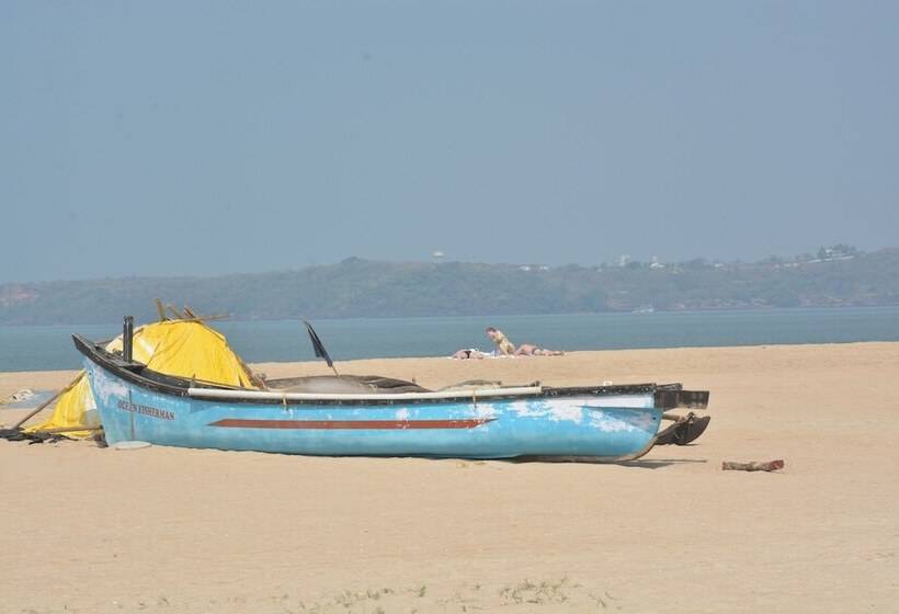 Holiday Beach Resort Mrkt By Splenor