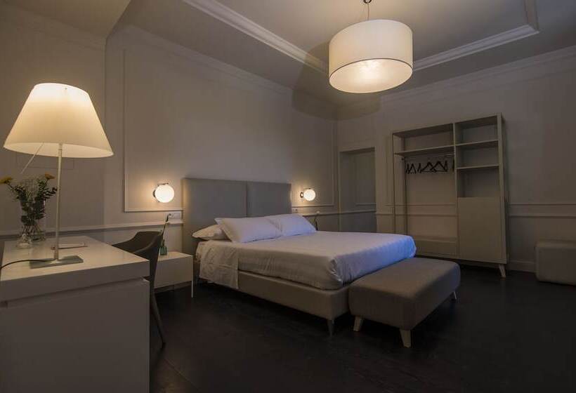 مسافرخانه Isola Polvese Resort