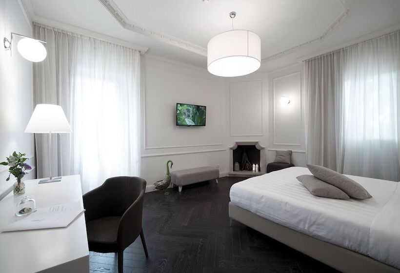 مسافرخانه Isola Polvese Resort