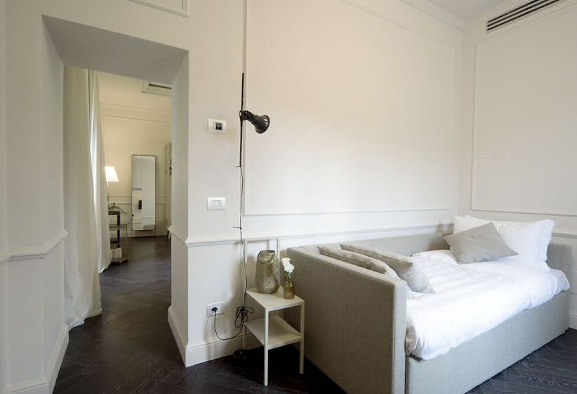 مسافرخانه Isola Polvese Resort