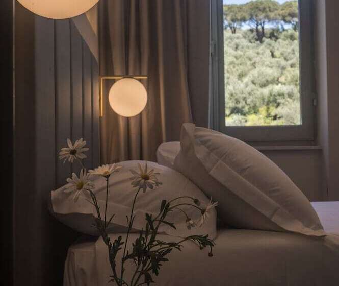 مسافرخانه Isola Polvese Resort