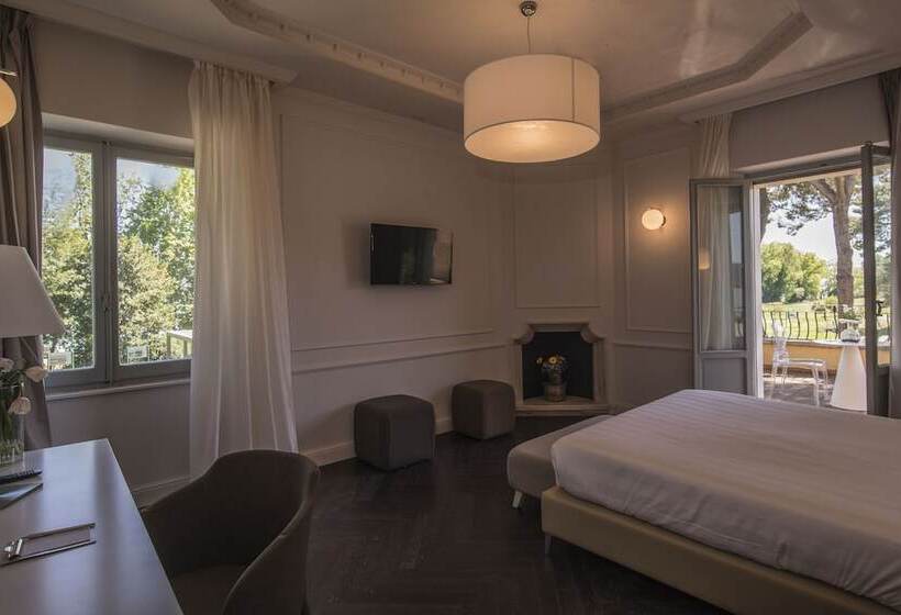 مسافرخانه Isola Polvese Resort