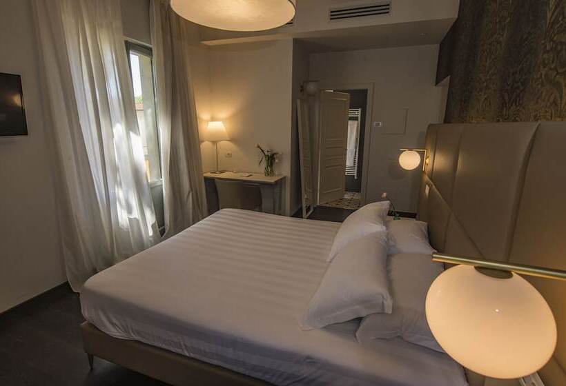 مسافرخانه Isola Polvese Resort