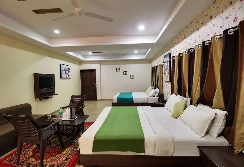 Hotelli Achal Resort
