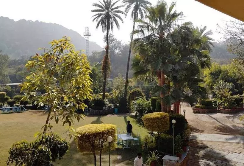 Hotelli Achal Resort
