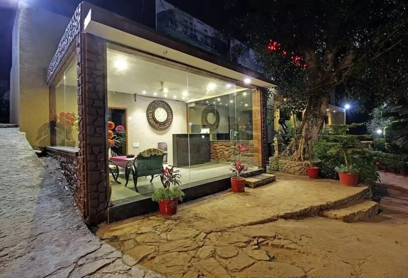 Hotelli Achal Resort