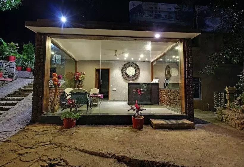 Hotelli Achal Resort