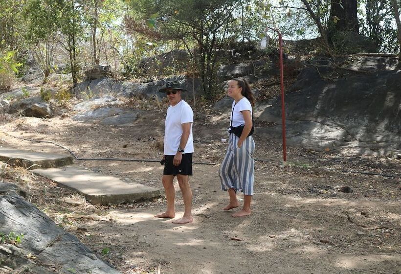 Hotel Dev's Campground