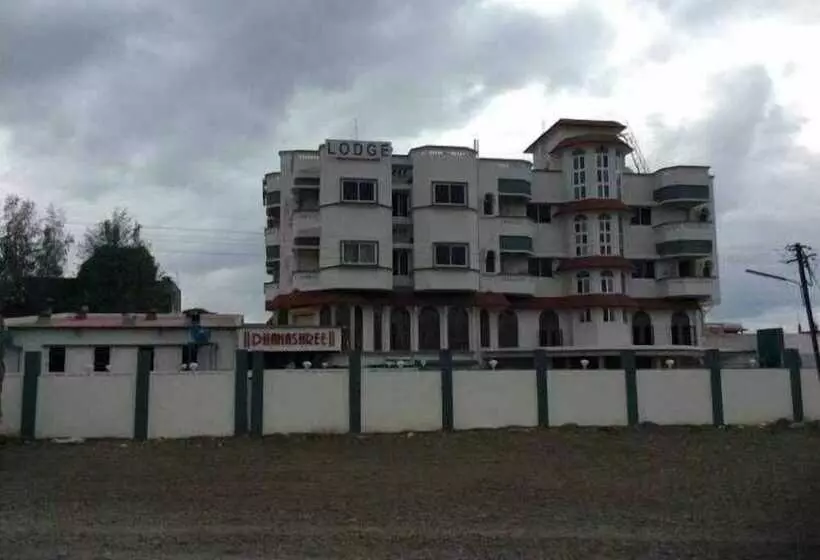 ホテル Dhanashree Hospitality   Bar,restaurant & Lodging