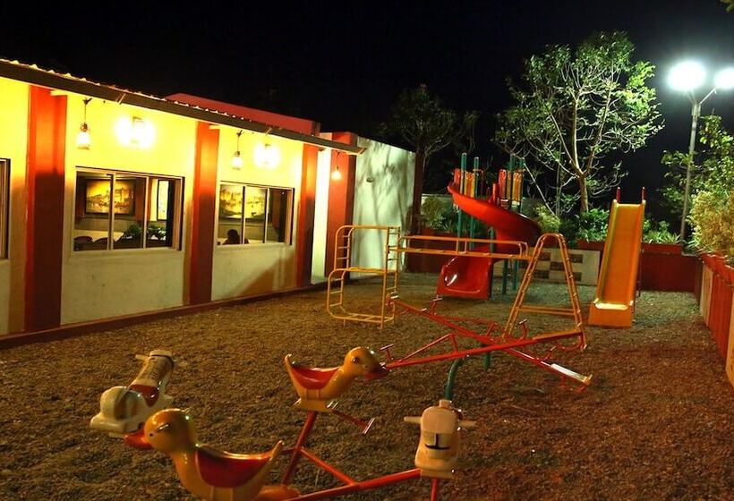 Hotell Dhanashree Hospitality   Bar,restaurant & Lodging