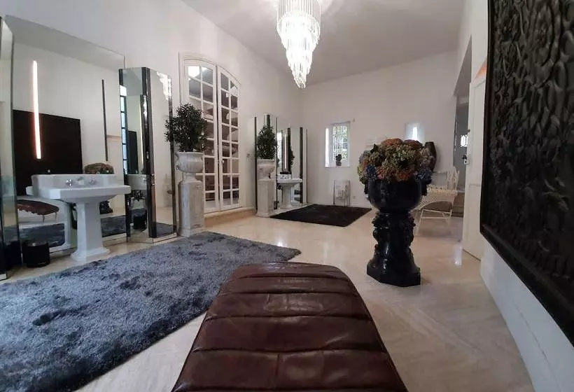 ホテル Enchanting Apartment In Marquefave With Private Whirlpool