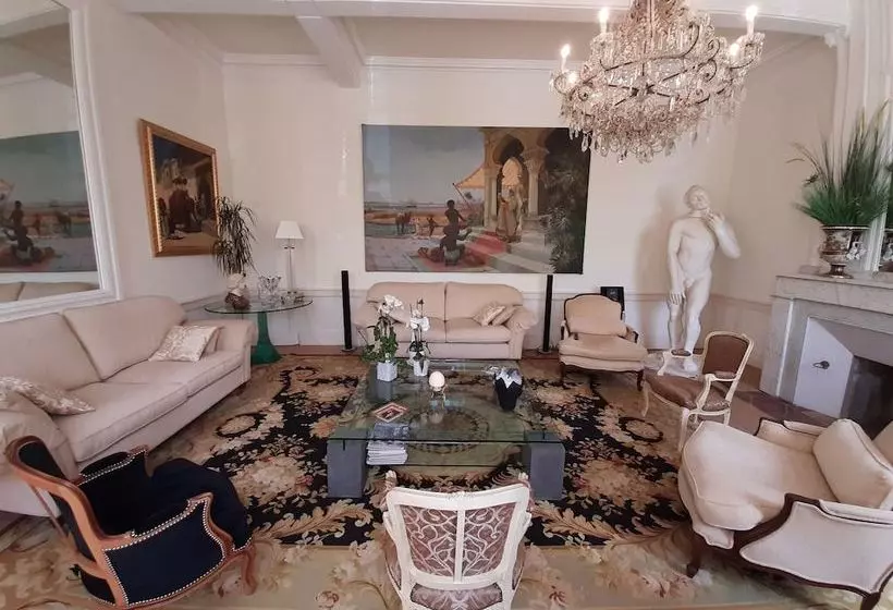 ホテル Enchanting Apartment In Marquefave With Private Whirlpool