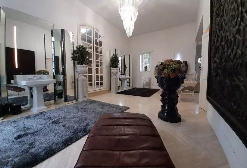 ホテル Enchanting Apartment In Marquefave With Private Whirlpool