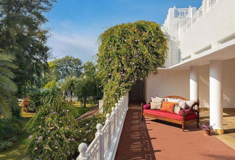 בית מלון כפרי Jaagir Manor, Dudhwa   Ihcl Seleqtions