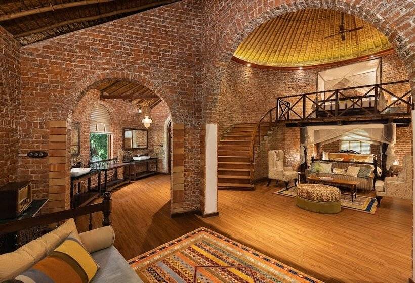 בית מלון כפרי Jaagir Manor, Dudhwa   Ihcl Seleqtions