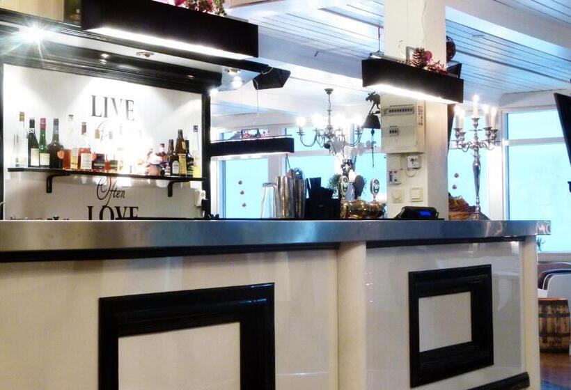 Hotelli L Silverhatten