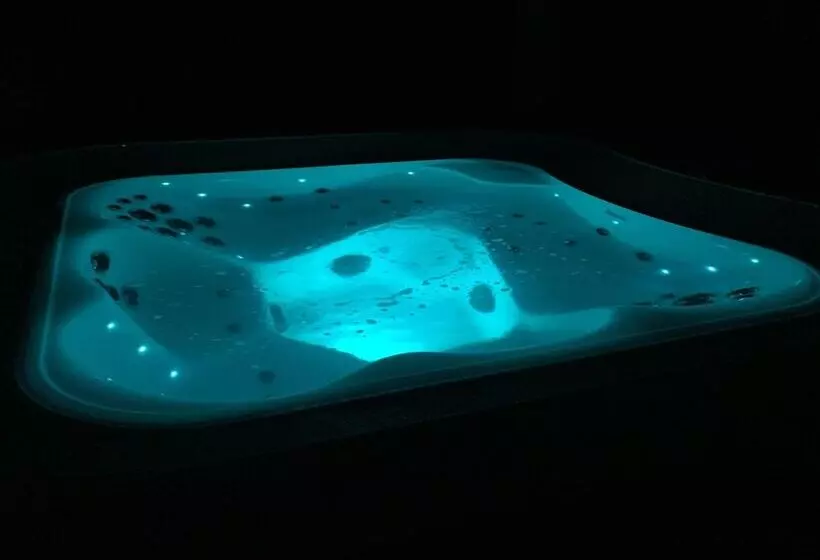 Hotelli Le Domaine Des Tuileries