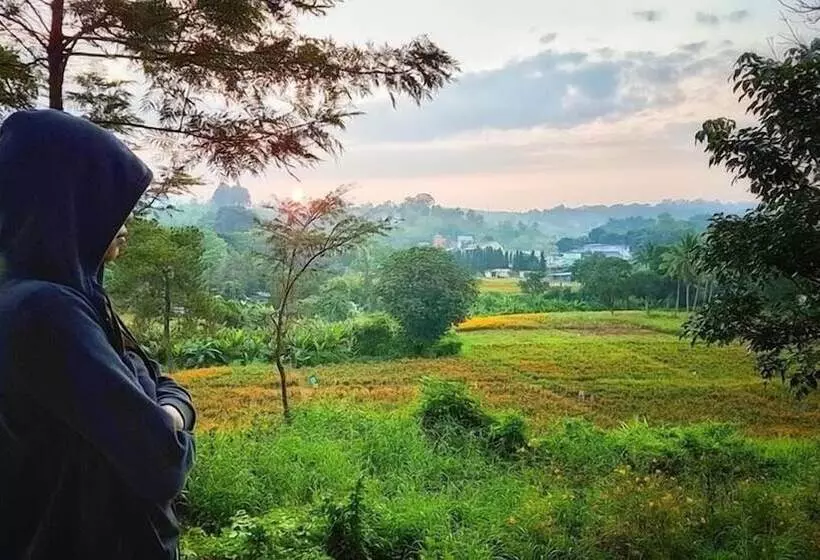 Hotelli Red Z Cool Mountain Resort