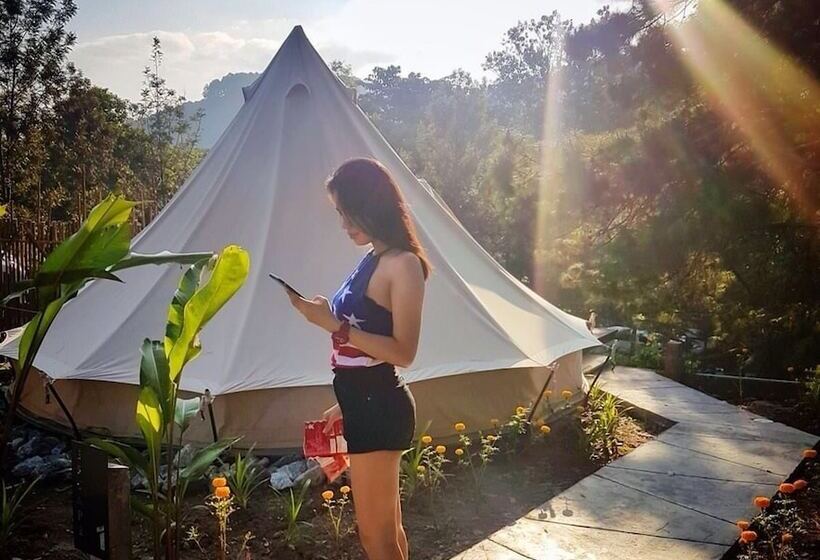 Hotelli Red Z Cool Mountain Resort