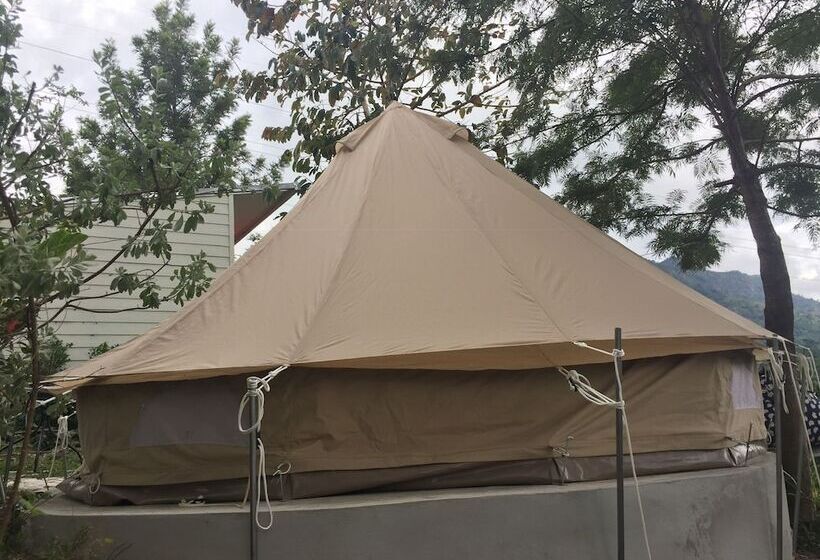 Hotelli Red Z Cool Mountain Resort