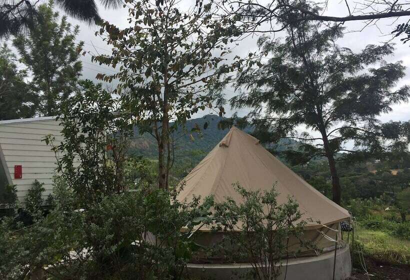 Hotelli Red Z Cool Mountain Resort