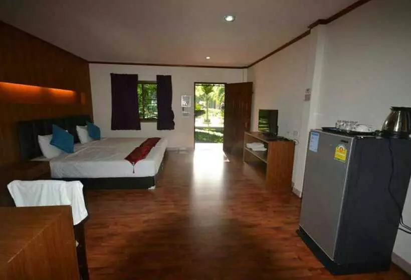 هتل Ruenchan Resort At Khao Phanom