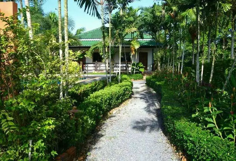 هتل Ruenchan Resort At Khao Phanom