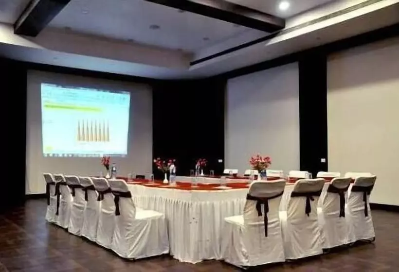 Hotelli Suncity Palace