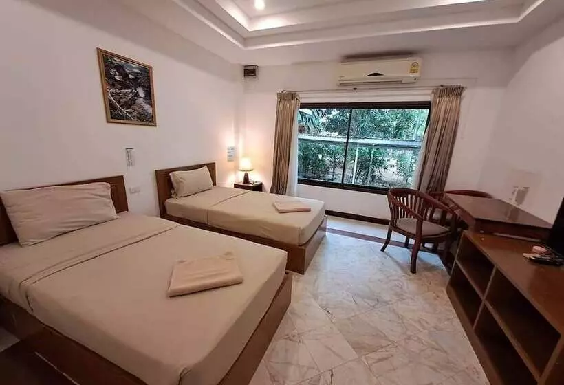 Hotelli The Princess Beach Resort