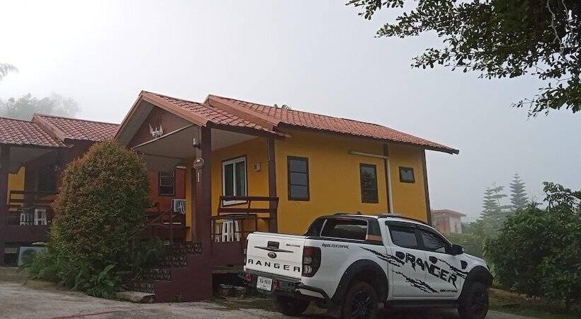 בית מלון כפרי Tonkaew Khaokho Resort