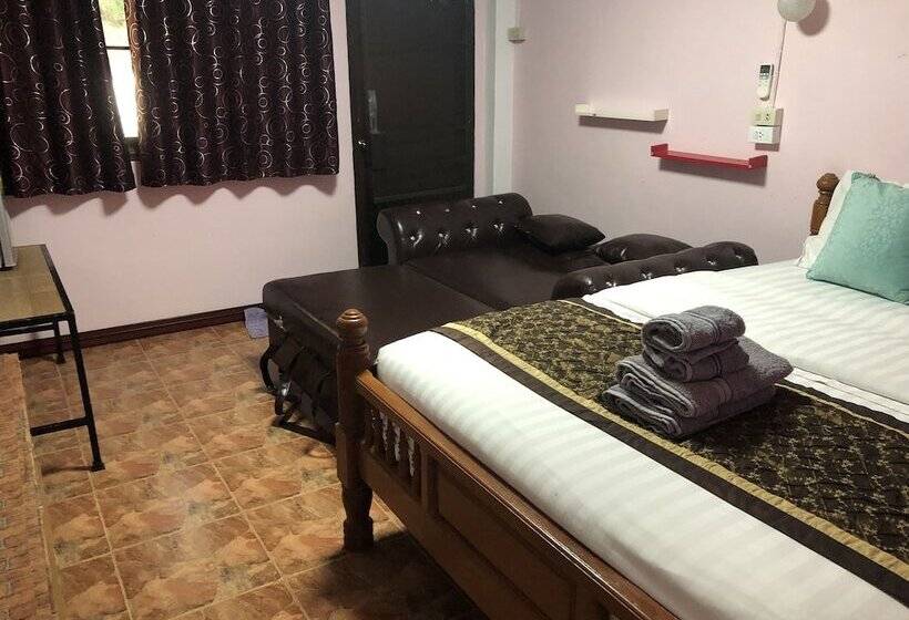 בית מלון כפרי Tonkaew Khaokho Resort