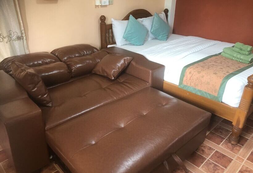 בית מלון כפרי Tonkaew Khaokho Resort