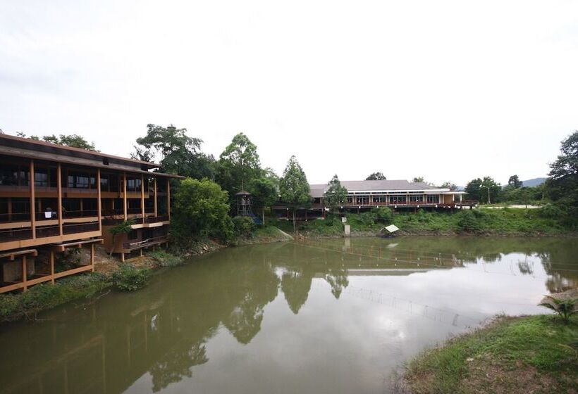 ホテル Wangtaparb Resort