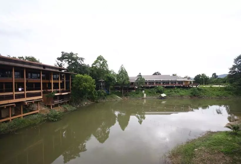 ホテル Wangtaparb Resort