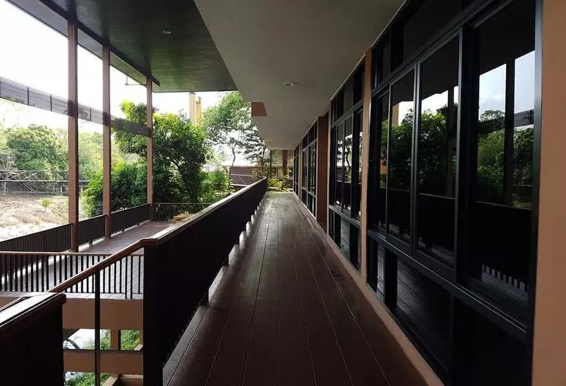 ホテル Wangtaparb Resort