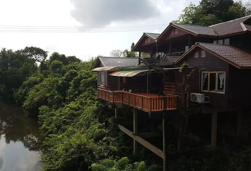 ホテル Wangtaparb Resort