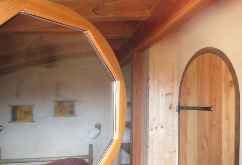 Majatalo Fount De Cousteno