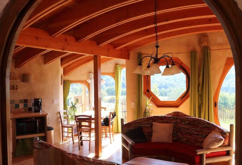 Majatalo Fount De Cousteno