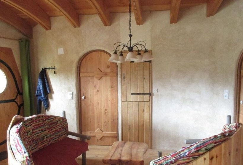 Majatalo Fount De Cousteno