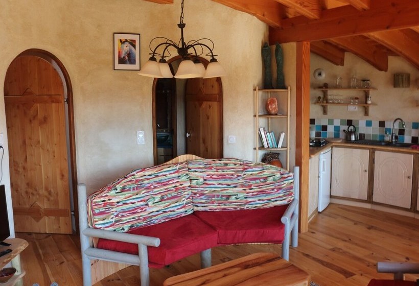 Majatalo Fount De Cousteno