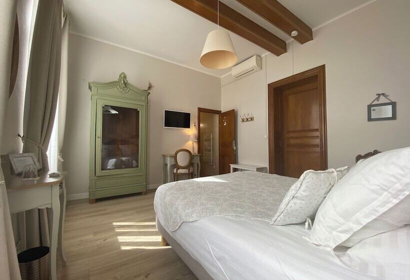 ペンション La Maison Du Poëlon