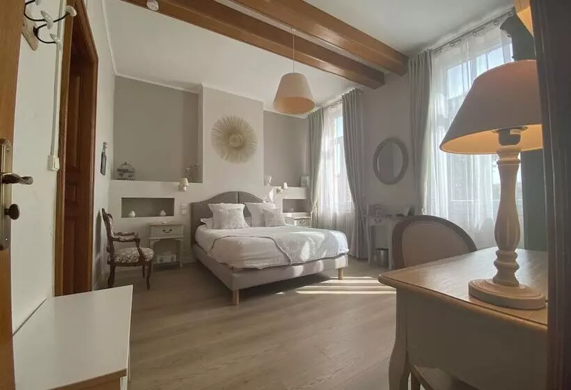 Majatalo La Maison Du Poëlon