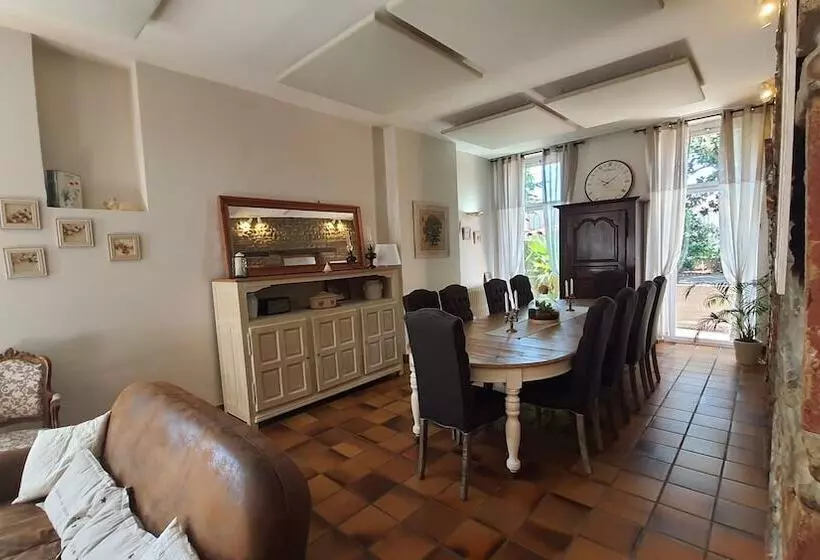 Majatalo La Maison Du Poëlon