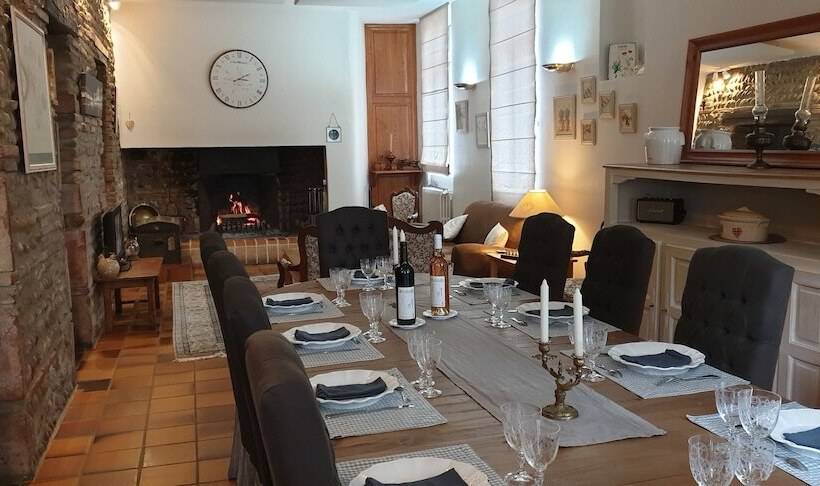 ペンション La Maison Du Poëlon