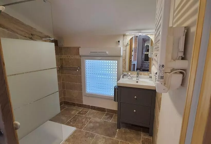 Majatalo La Maison Du Poëlon