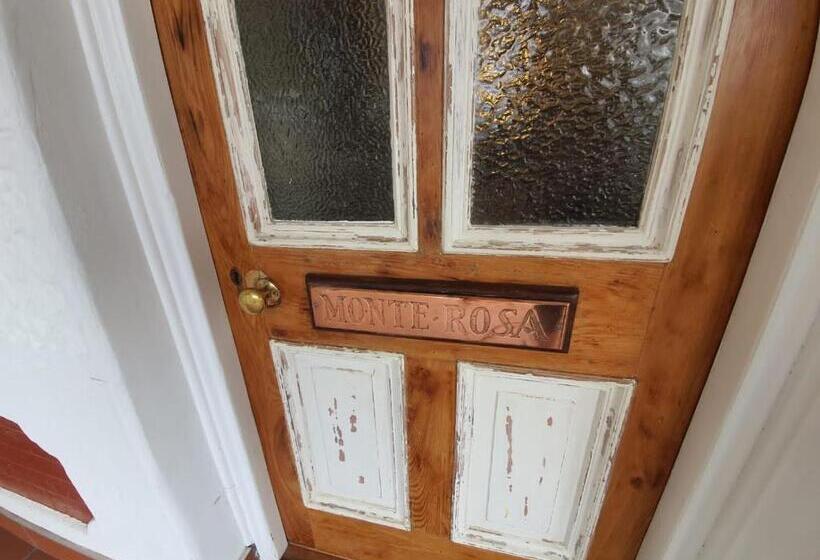 بنسيون Monte Rosa Guesthouse